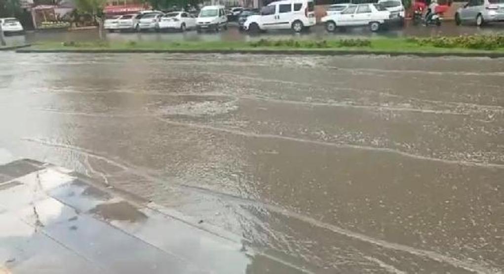 Mardinde toz bulutu, Diyarbakırda sağanak etkili oldu