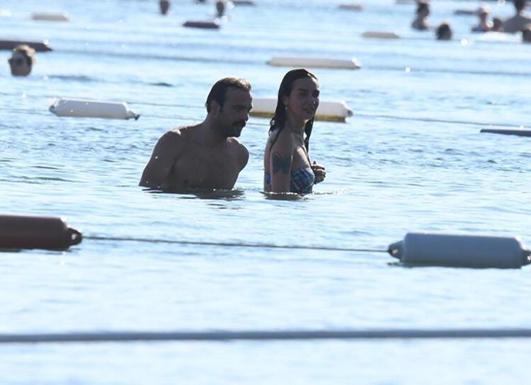 Birce Akalay ve Erdem Hamza, Bodrum tatiline devam ediyor
