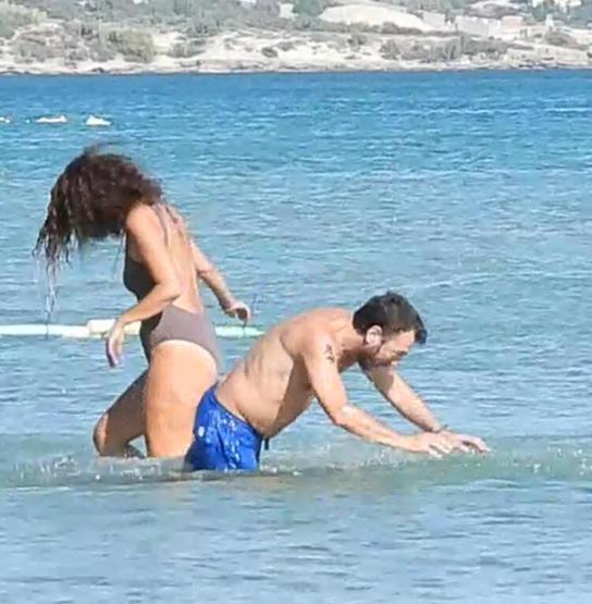 Uluç Bayraktar eşi ile tatile çıktı
