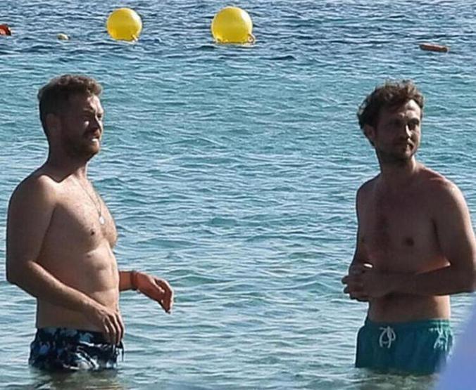Engin Öztürk, Çeşme tatiline devam ediyor