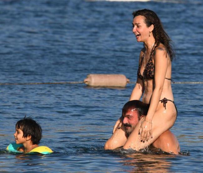 Birce Akalay ve Erdem Hamza, Bodrum tatiline devam ediyor Samimi halleri dikkat çekti