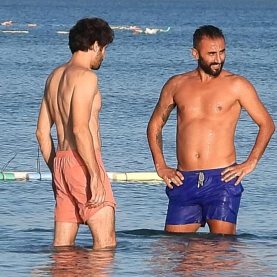 Kaan Urgancıoğlu, gizemli kız arkadaşıyla Çeşmede görüntülendi