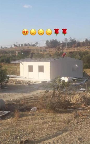 Demet Akalın Manavgattaki yangında evini kaybeden teyzeye verdiği sözü tuttu