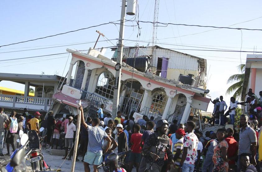 Haiti açıklarında meydana gelen depremde hayatını kaybedenlerin sayısı 1297ye yükseldi