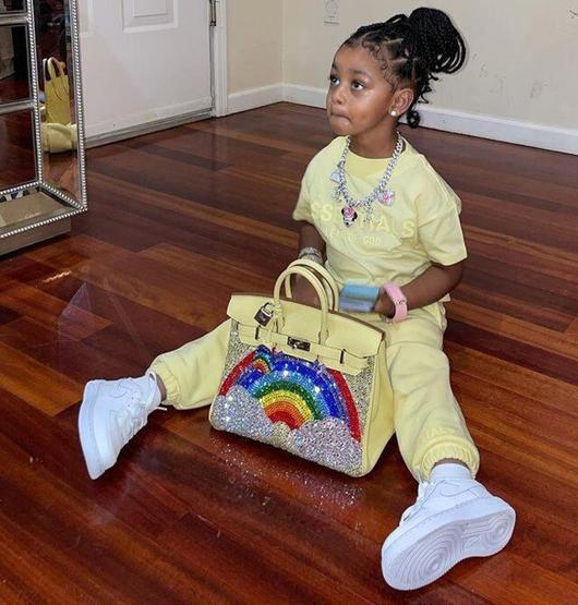 Cardi B kızına 48 bin dolarlık çanta hediye etti
