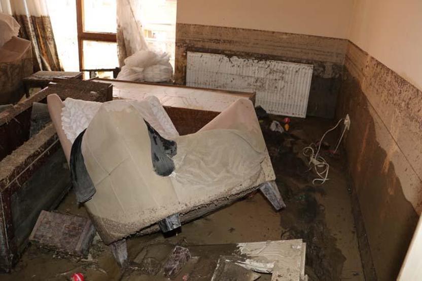 Sel suları 5 metreyi aştı: Bozkurtta duvarlarda izler silinmedi