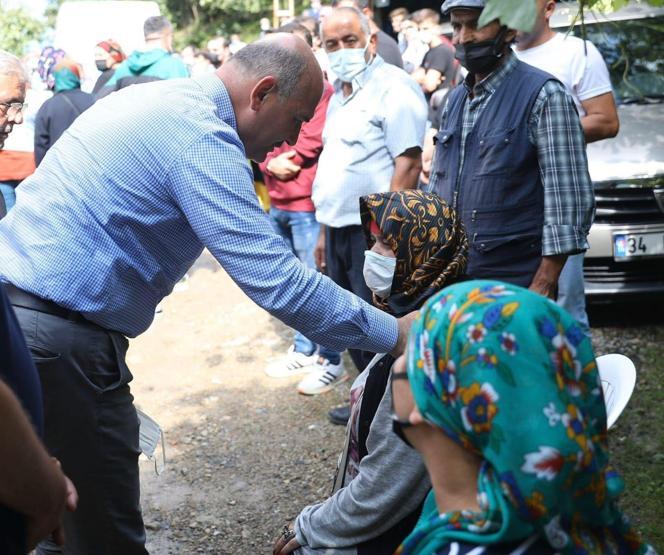 İsmi görev yaptığı okula verilecek Duygu öğretmene veda