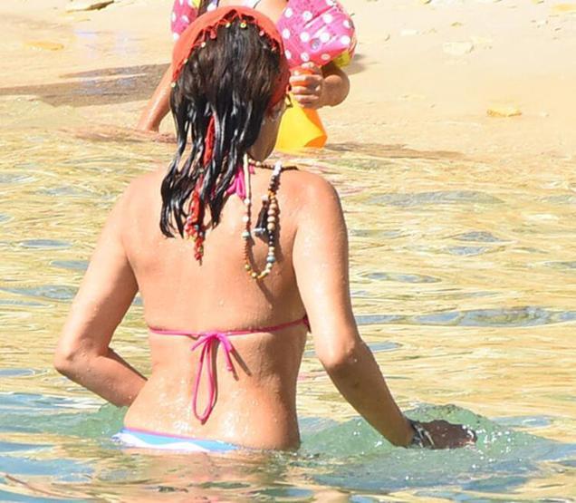 Asuman Dabak fit haliyle dikkat çekti