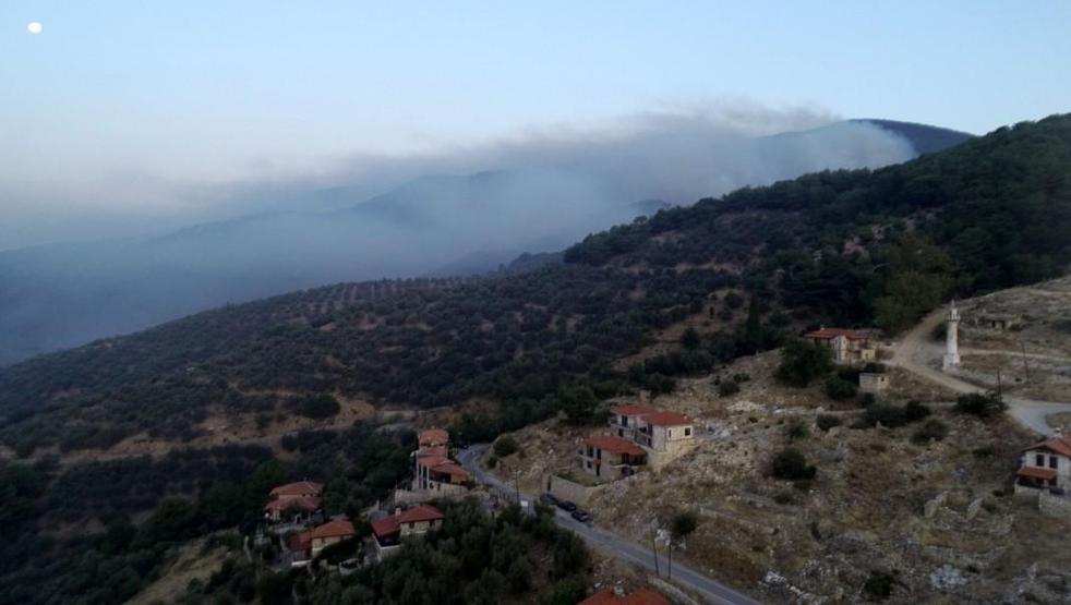 Kazdağlarındaki yangına hava müdahalesi yeniden başladı