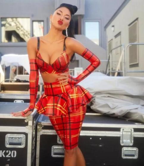 Nicole Scherzinger hayranlarını şaşırttı