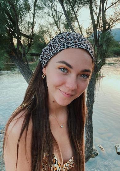 Erdem Şanlı ile Miray Akay nişanlandı