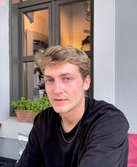 Erdem Şanlı ile Miray Akay nişanlandı
