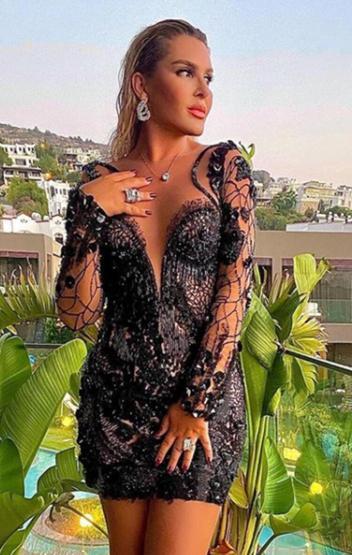 Selin Ciğerci annesinin fotoğrafını paylaşarak isyan etti