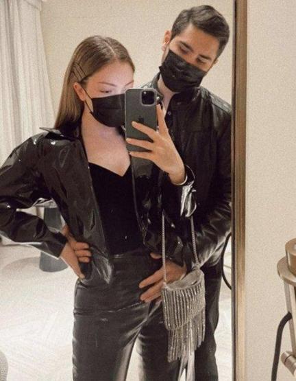 Danla Bilic ile Poyraz Teoman ayrıldı mı Tüm fotoğrafları sildi