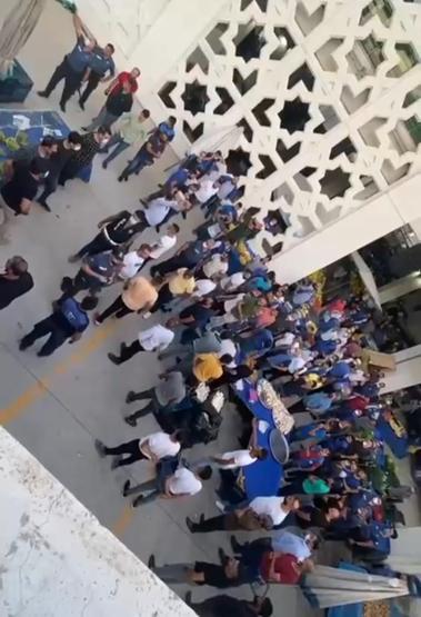 Pazarda ezik şeftali kavgası