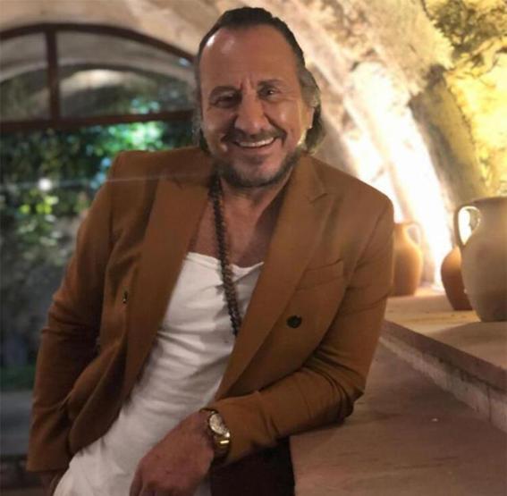 Özgür Ozanın yeni imajı sosyal medyayı salladı