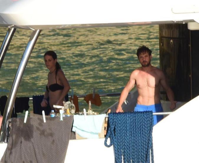 Bige Önal ve Aras Bulut İynemli yaptıkları paylaşımlarla aşka devam dedi