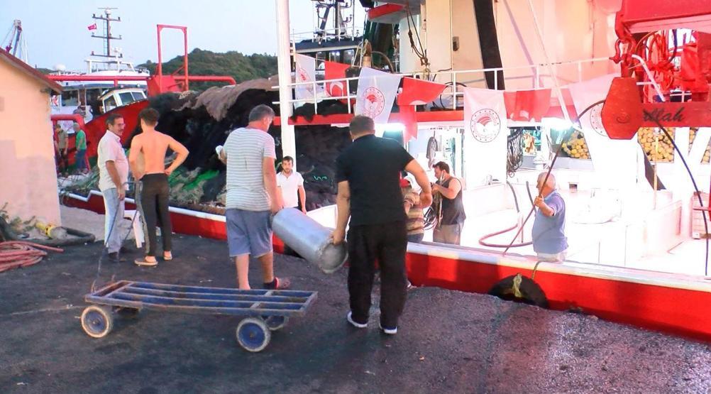 Av yasağı kalktı Balıkçılar Vira Bismillah deyip denize açıldı