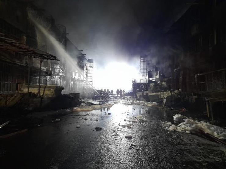 İkitelli Çevre Sanayi Sitesinde çıkan yangın 8 saat sonra söndürüldü