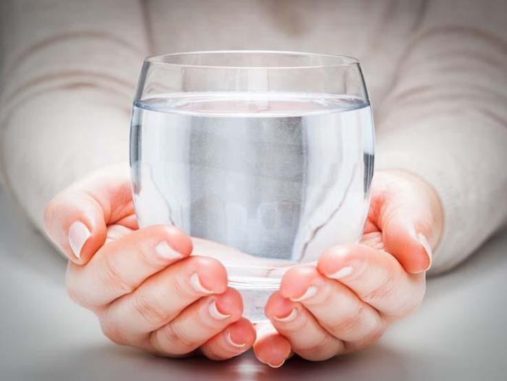 Suyu bu şekilde içiyorsanız dikkat Diyabet ve kanser riskini artırıyor 7 adımda su içme rehberi