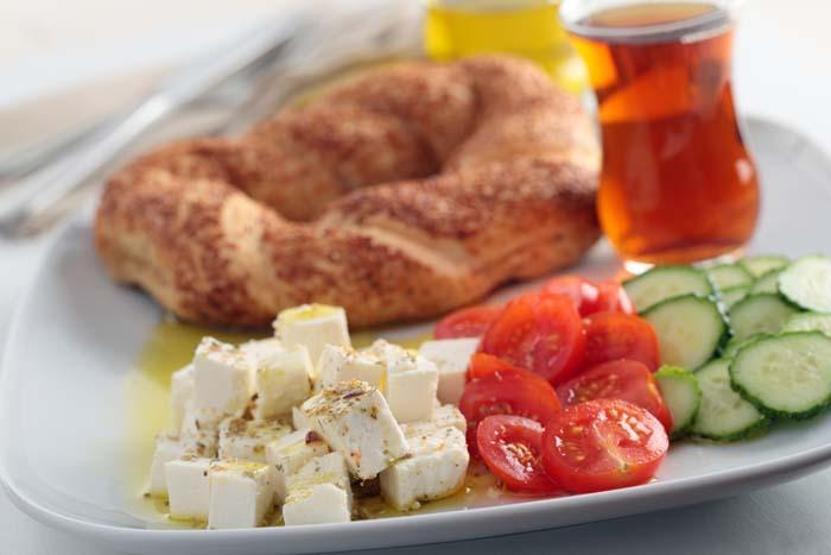 Yemekten hemen sonra uykunuz geliyor ve dönem dönem tatlı krizi yaşıyorsanız dikkat