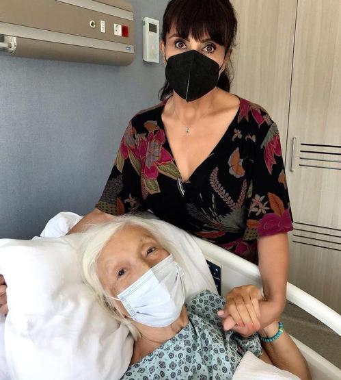 Ayşegül Aldinç annesi için dua istedi