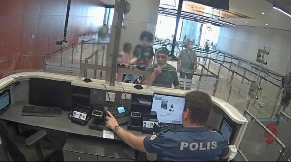 İsveçten gelen FETÖ firarisi İstanbul Havalimanında yakalandı