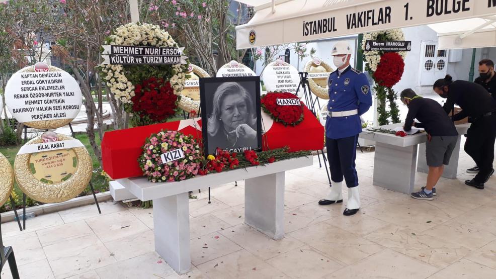 Türk sanat müziği sanatçısı İnci Çayırlı son yolculuğuna uğurlandı