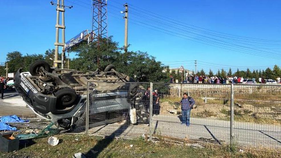 Son dakika... Tekirdağda tren minibüse çarptı: 6 ölü