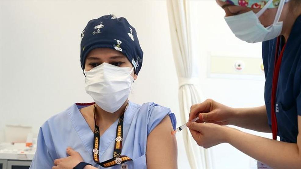 Sağlık Bakanlığı ve hekimler uyarıyor: Sadece 2 doz Sinovac aşısı olanlar artık risk altında