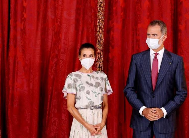 İspanya Kraliçesi Letizia, kayınvalidesinin 40 yıl önceki elbisesini giydi