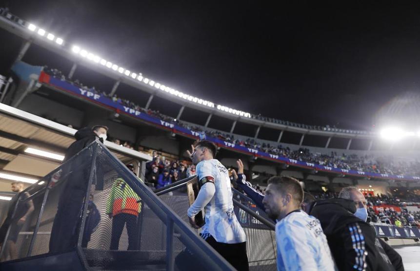 Messi, Pelenin rekorunu kırdı Gözyaşları geceye damga vurdu