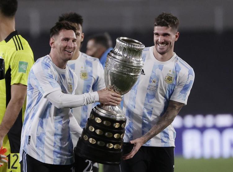 Messi, Pelenin rekorunu kırdı Gözyaşları geceye damga vurdu