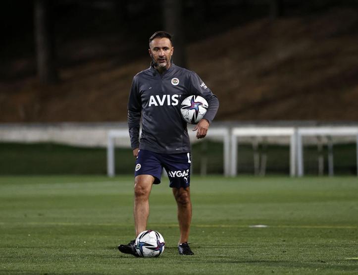 Son dakika... Fenerbahçede devre arası bir ayrılık daha