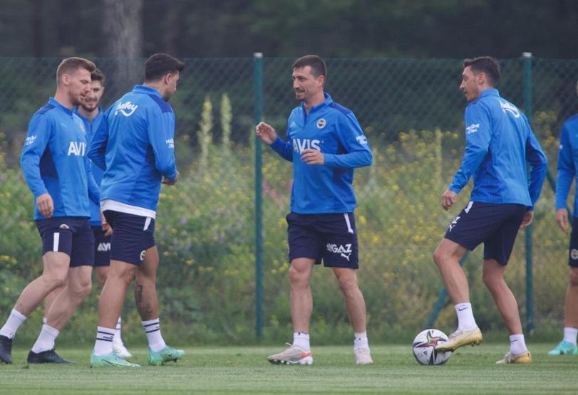 Son dakika... Fenerbahçede devre arası bir ayrılık daha