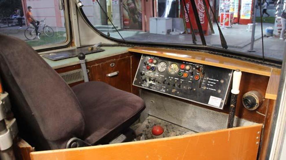 Nostaljik Tramvay Kafe müşterilerini zamanda yolculuğa çıkarıyor