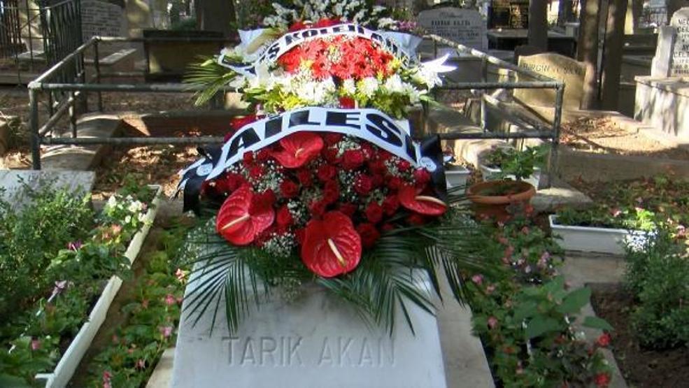 Tarık Akan ölümünün 5inci yılında mezarı başında anıldı