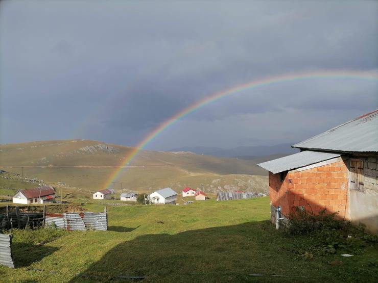 Yaylada gökkuşağı güzelliği