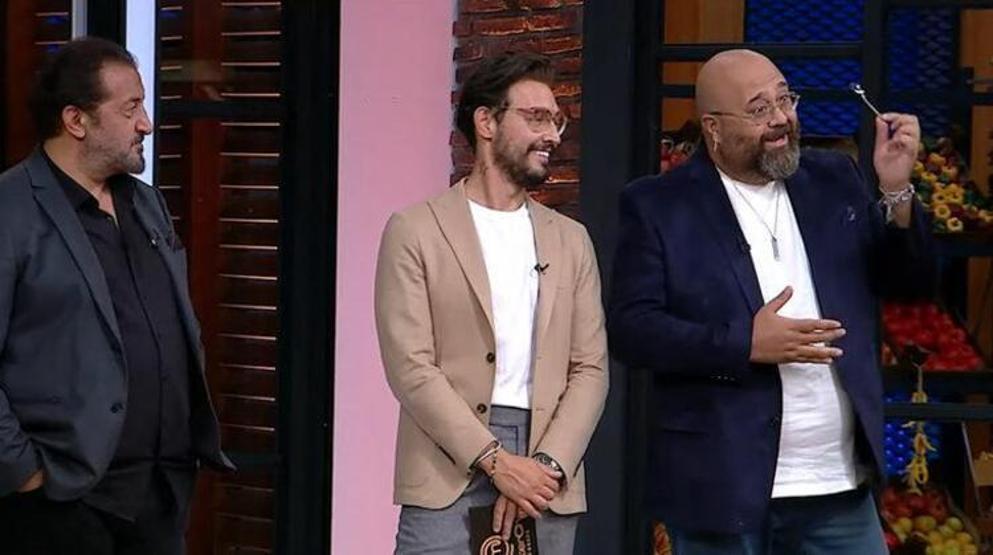 MasterChef Somer Sivrioğlu yarışmacının yemeğine kaşık attı