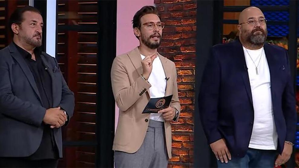 MasterChef Somer Sivrioğlu yarışmacının yemeğine kaşık attı