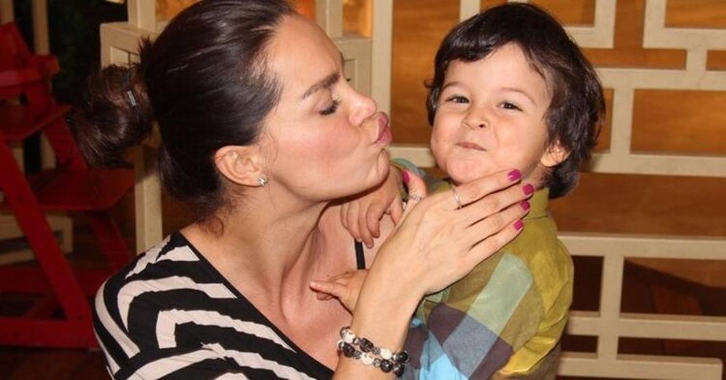 Ebru Şallıdan yürek yakan paylaşım: Bazı anlar ölümsüzdür hep yaşar işte o an