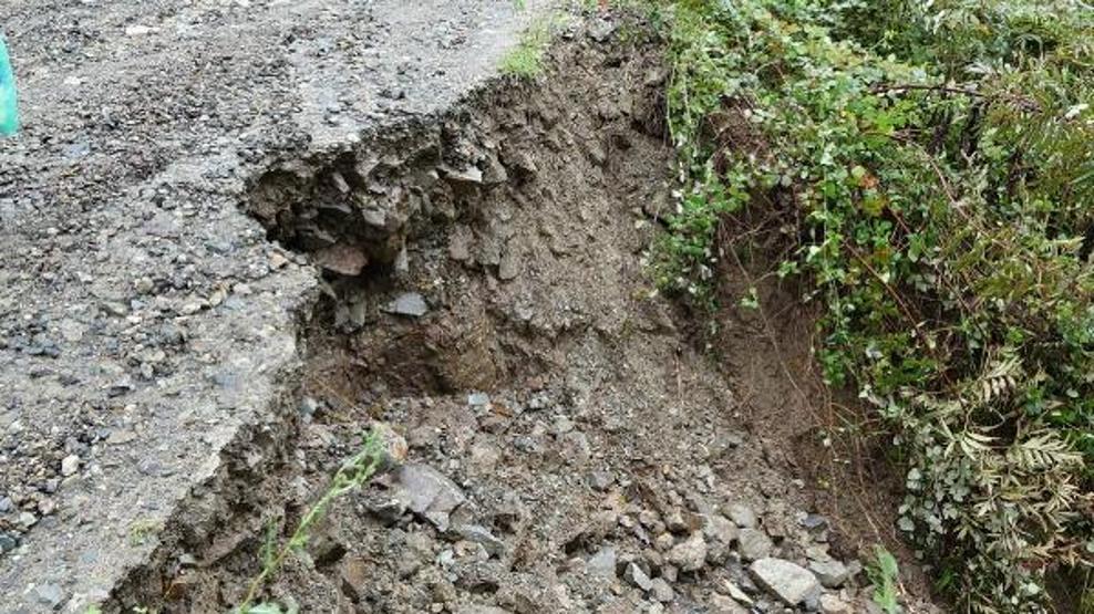 Karadenizde sağanak; Trabzonda ırmak taştı, Rizede heyelan meydana geldi