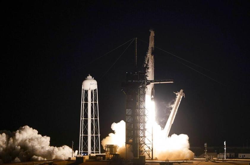 Bill Gates’ten Bezos ve Musk’a uzay tepkisi