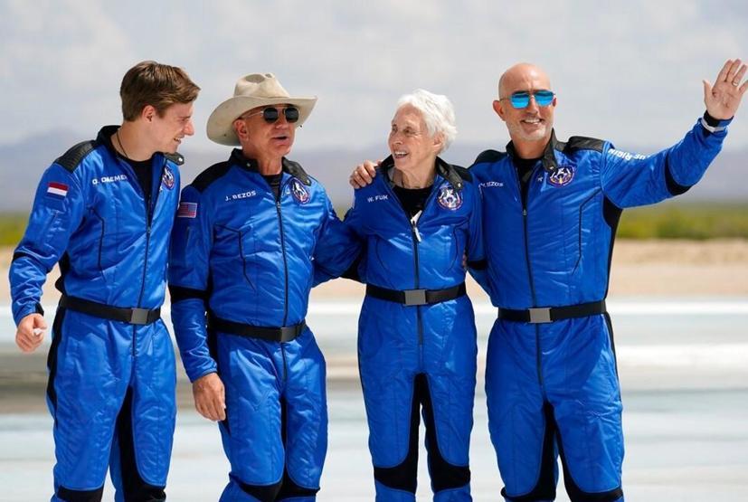 Bill Gates’ten Bezos ve Musk’a uzay tepkisi