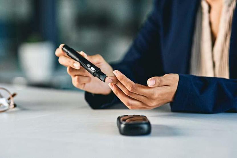 Düşük kan şekerinin 11 kritik belirtisi İşte Hipoglisemi belirtileri