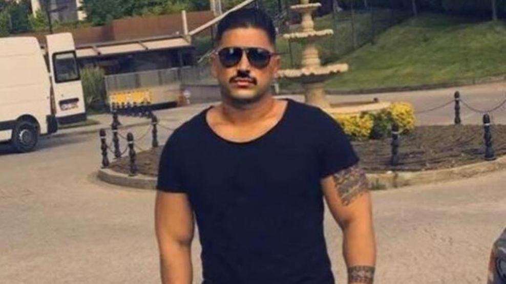 Eski futbolcu Sezer Öztürkün dehşet saçtığı o anlar dünya basınında