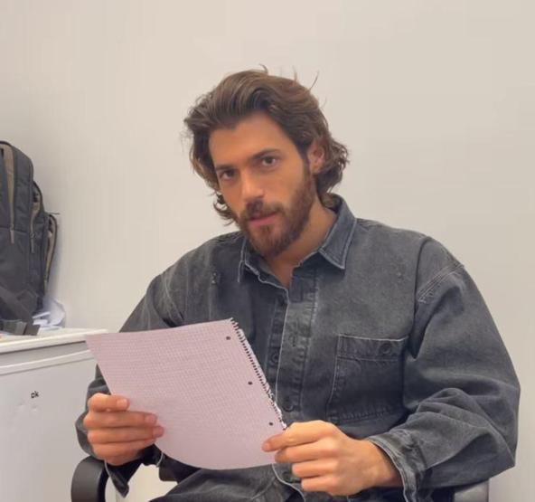 Can Yaman yeni projesini sosyal medyadan duyurdu