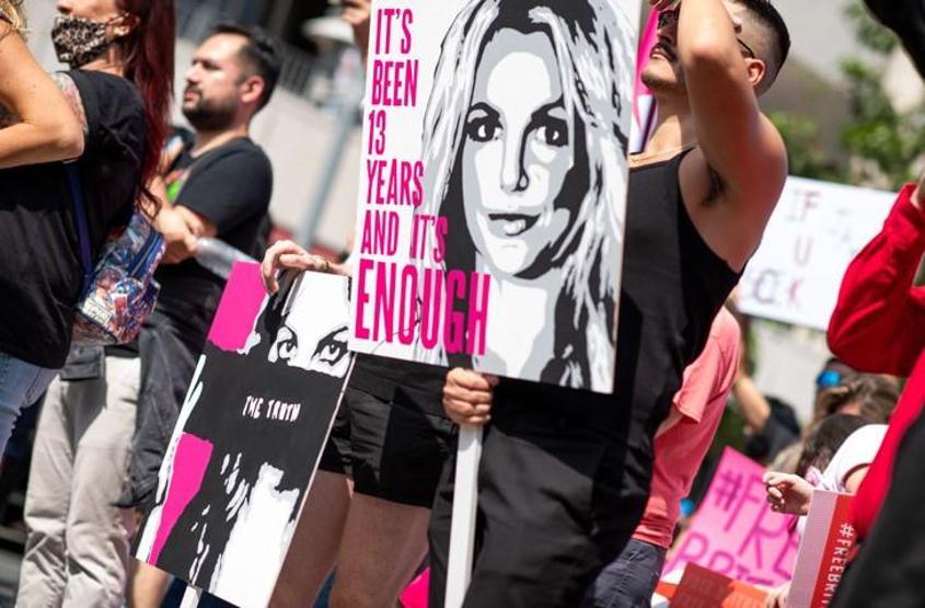 Babam ilaçlarla beni uyuşturuyor demişti... Ünlü şarkıcı Britney Spearsın 13 yıl sonra gelen zaferi