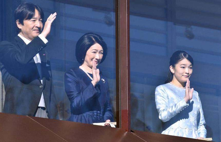 2600 yıllık ailede bir ilk: Japonya Kraliyetinde Kara Dul krizi