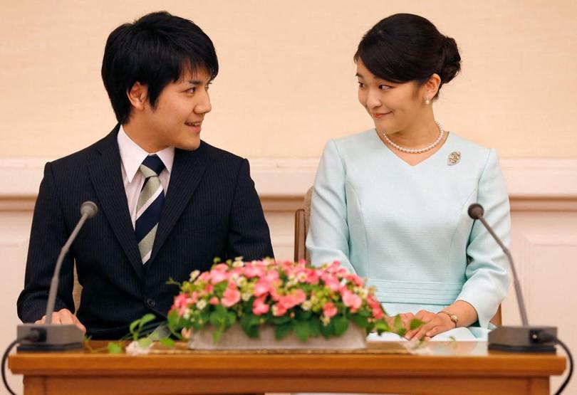 2600 yıllık ailede bir ilk: Japonya Kraliyetinde Kara Dul krizi